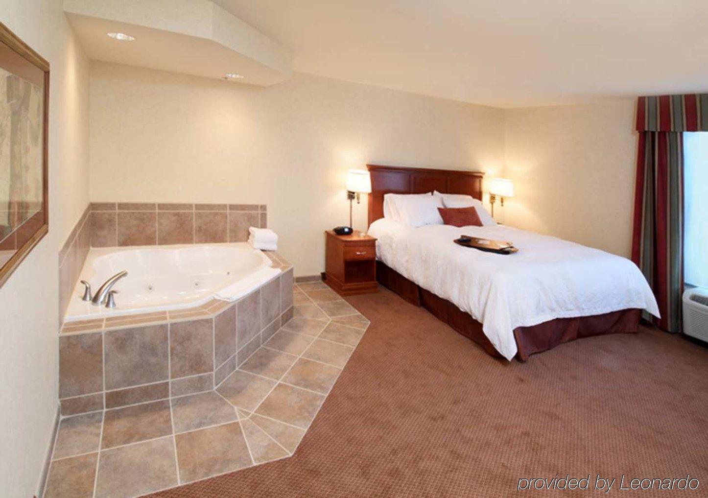 Hampton Inn Belle Vernon Pokoj fotografie
